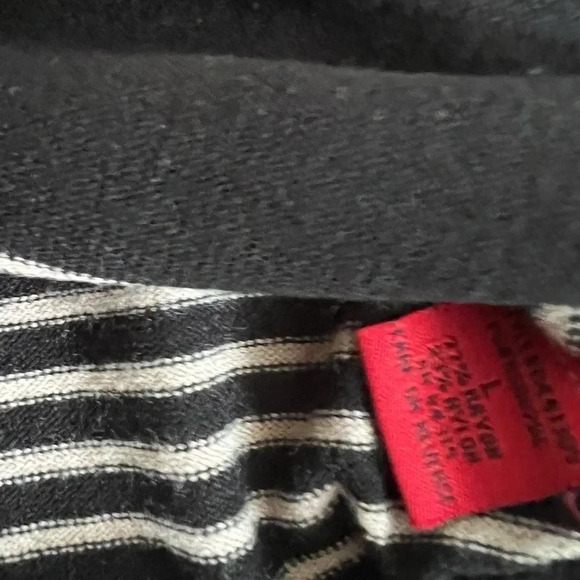 Neutral tone striped - Picture 4 of 4